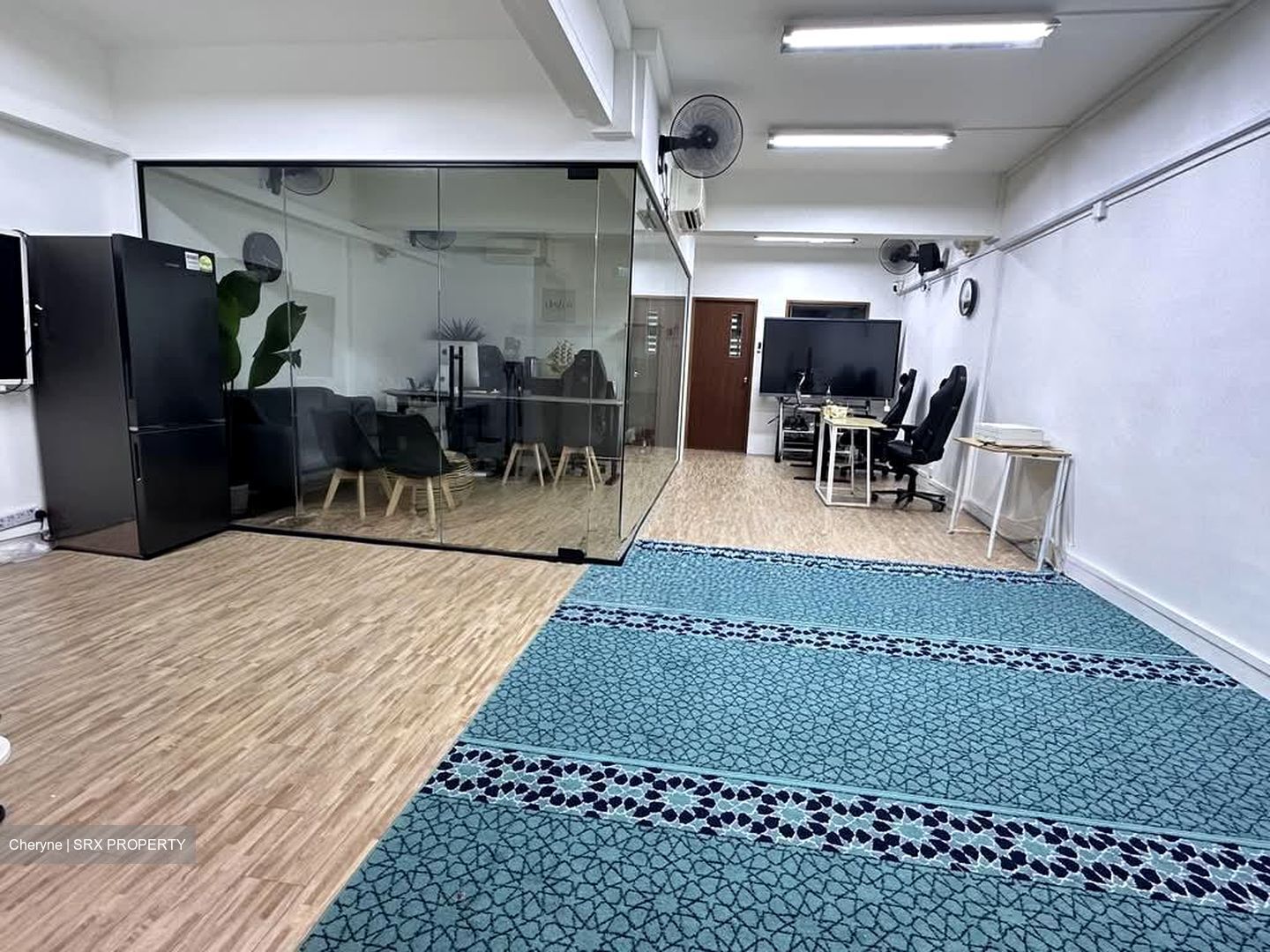 Tampines Street 21 (D18), Office #584305781